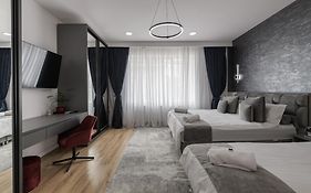Eden Central Boutique Suites - Garden & Spacious Apartments